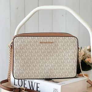 Michael Kors Jet Set East West Large Crossbody Vanilla MK Signature Top Zi…